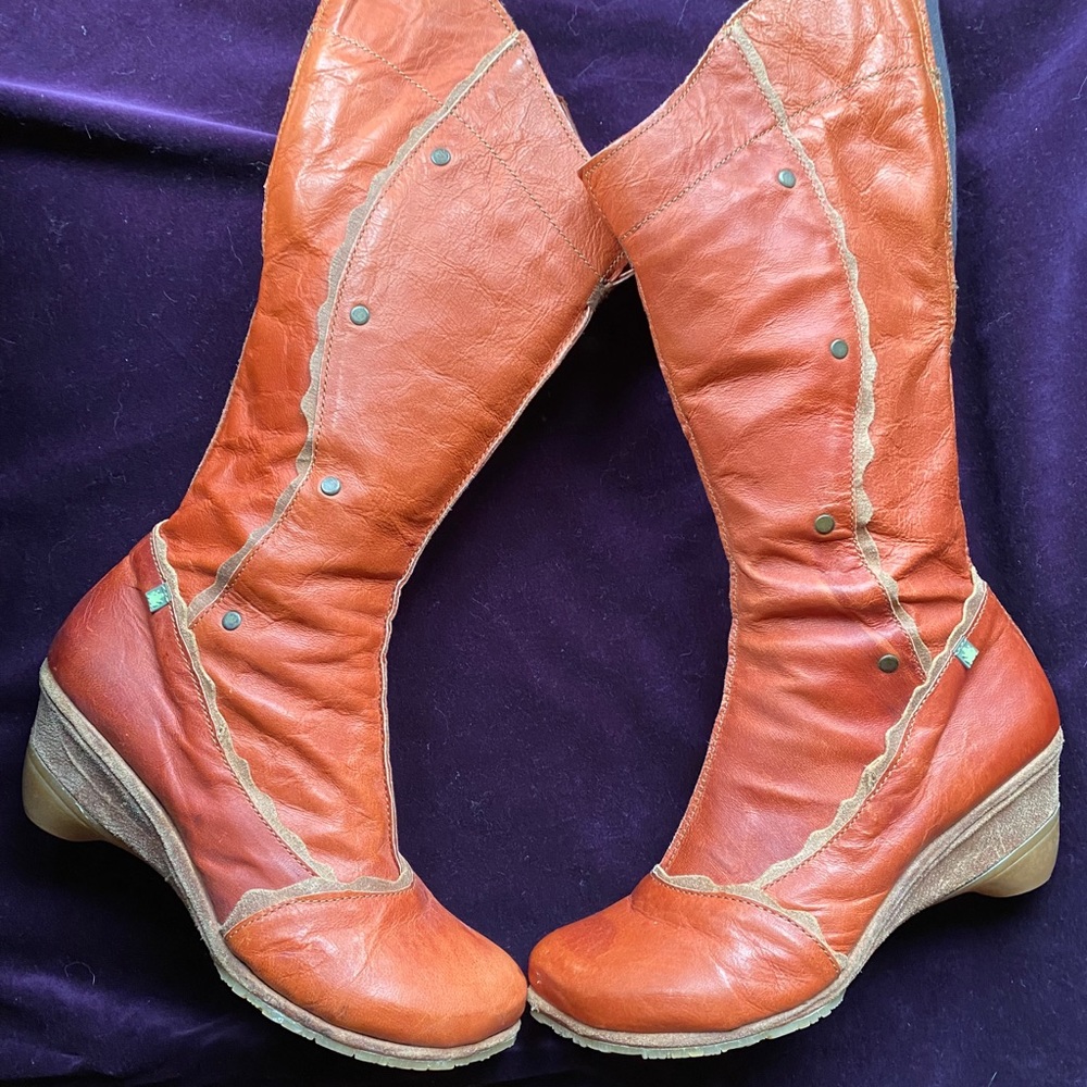 Sexy El Naturalista Boots burnt orange.
